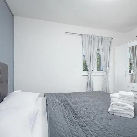 Modern Lila C6 2 - 300 M From The Apartman *